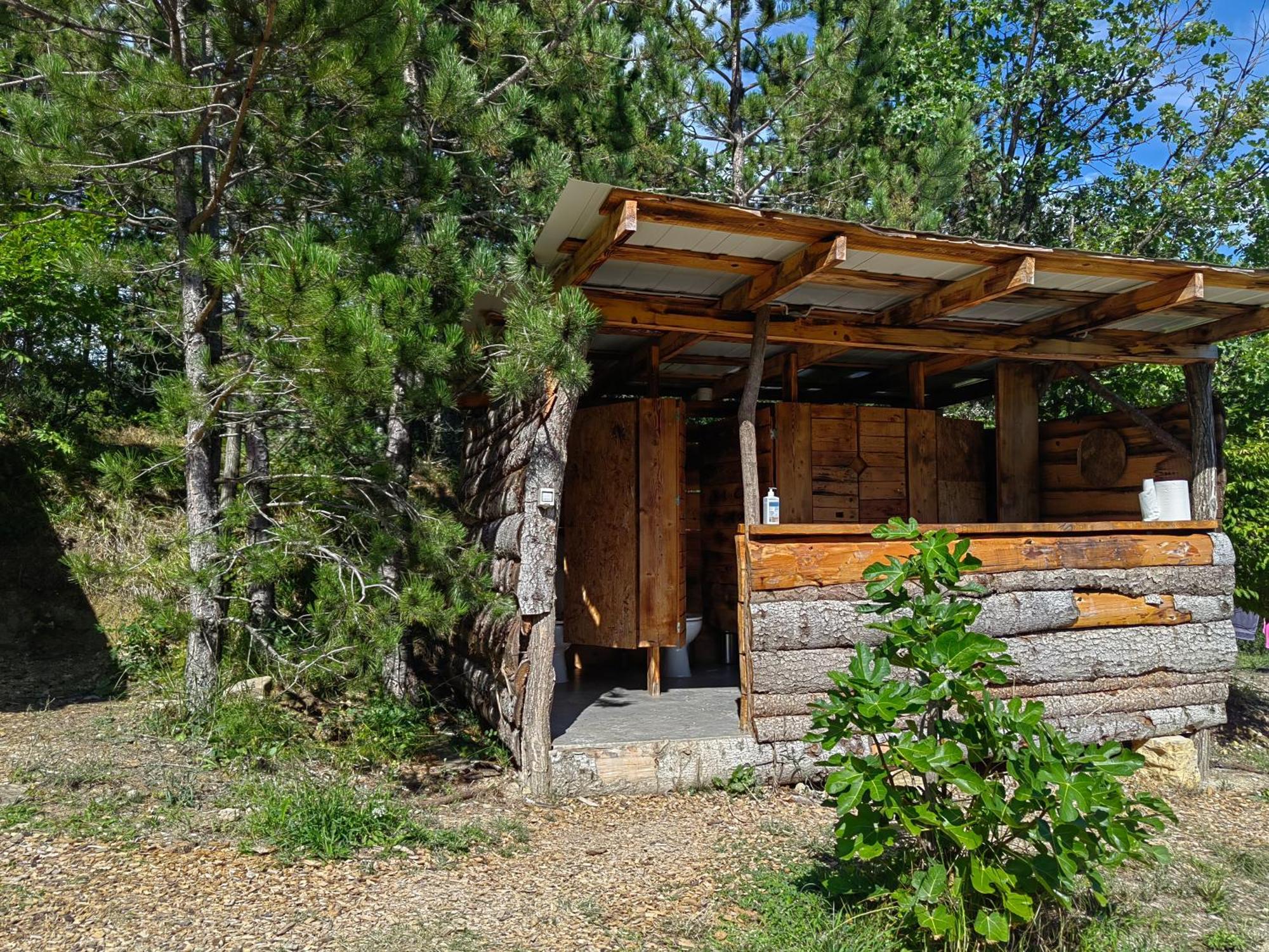 ホテル Eco Camp Supot Šmarje エクステリア 写真